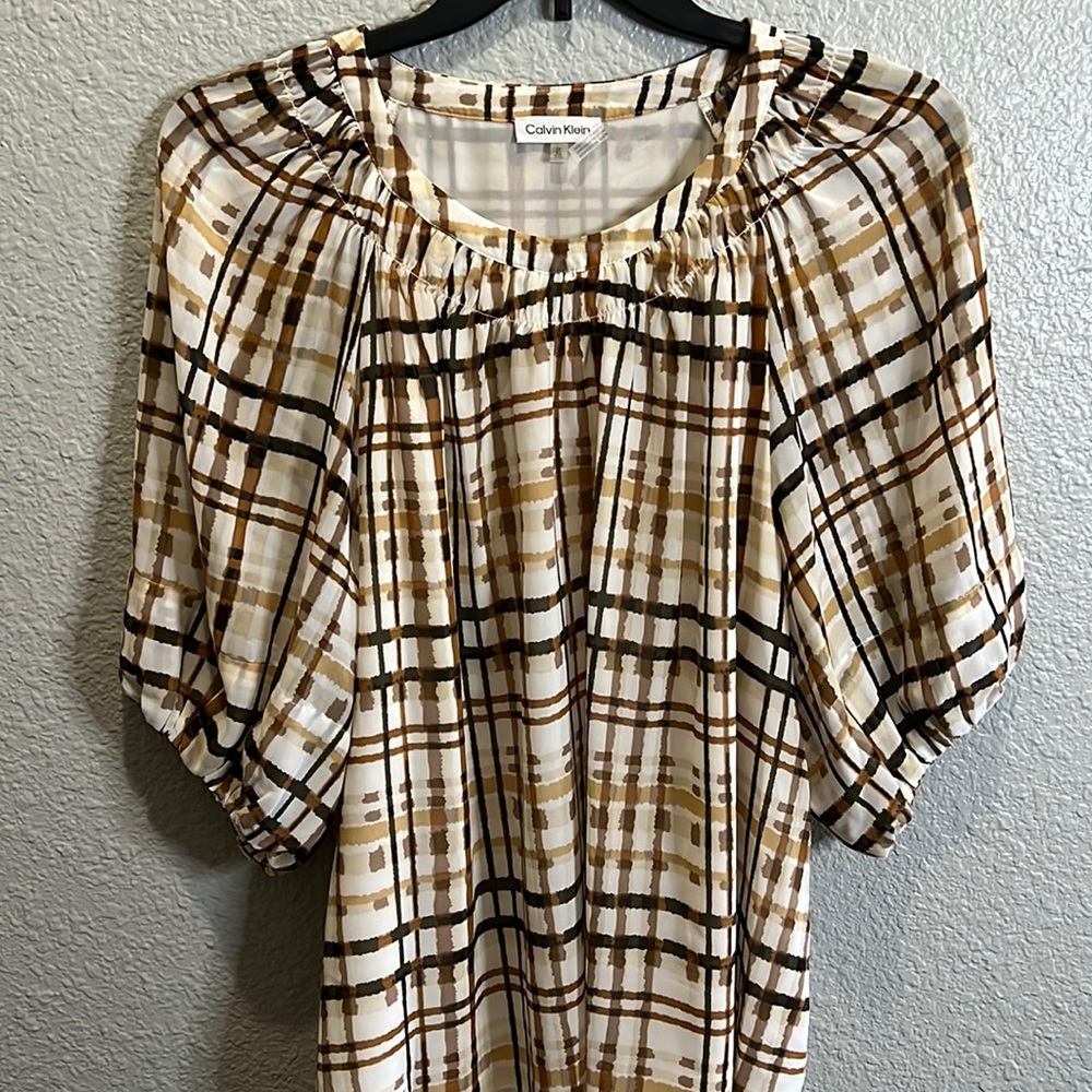 Calvin Klein Blouse size 1X puff sleeves